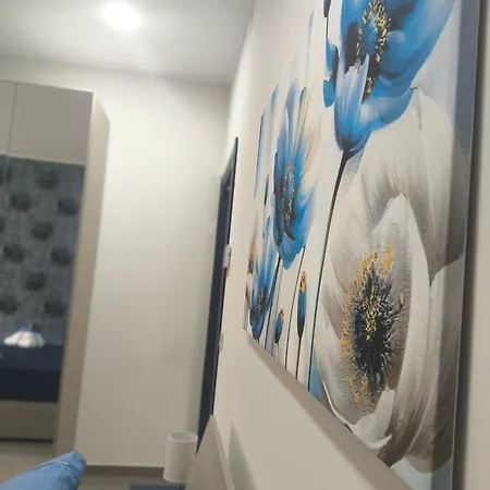 Oda ve Kahvaltı Blue Flowers Scordia